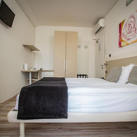 Hotel Villa Alberta Nago-Torbole Ngoại thất bức ảnh