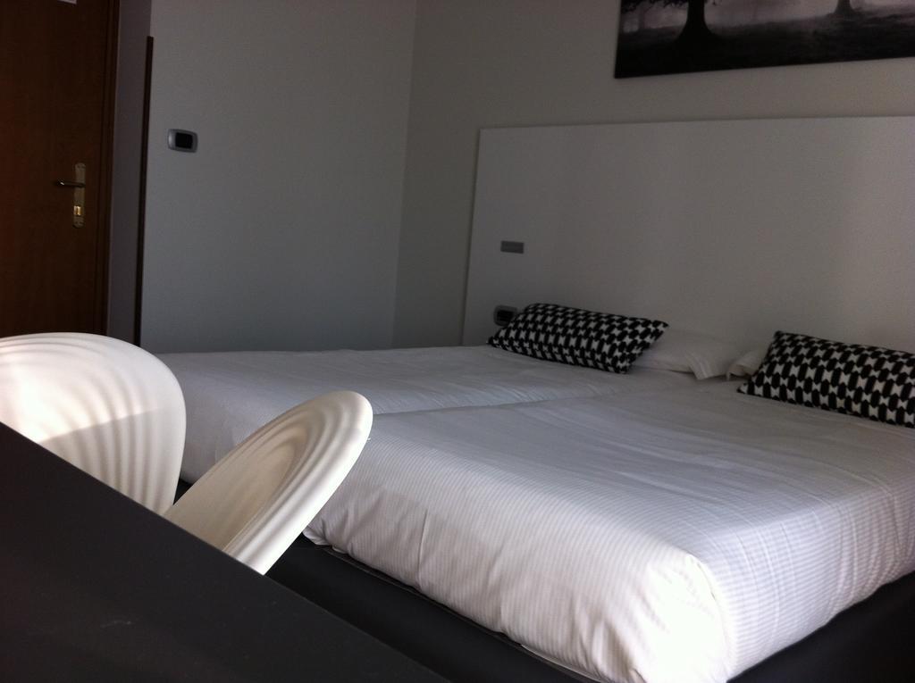 Hotel Villa Alberta Nago-Torbole Phòng bức ảnh