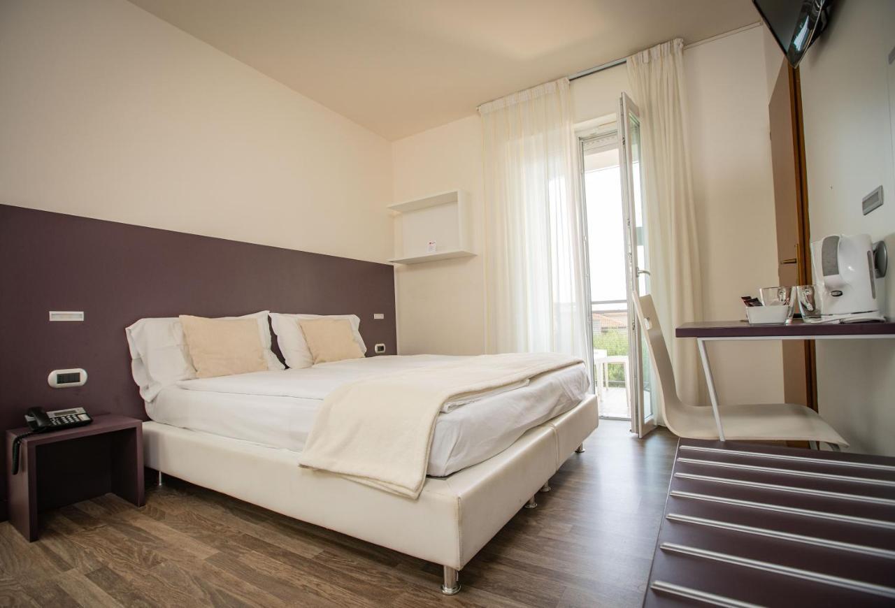 Hotel Villa Alberta Nago-Torbole Ngoại thất bức ảnh