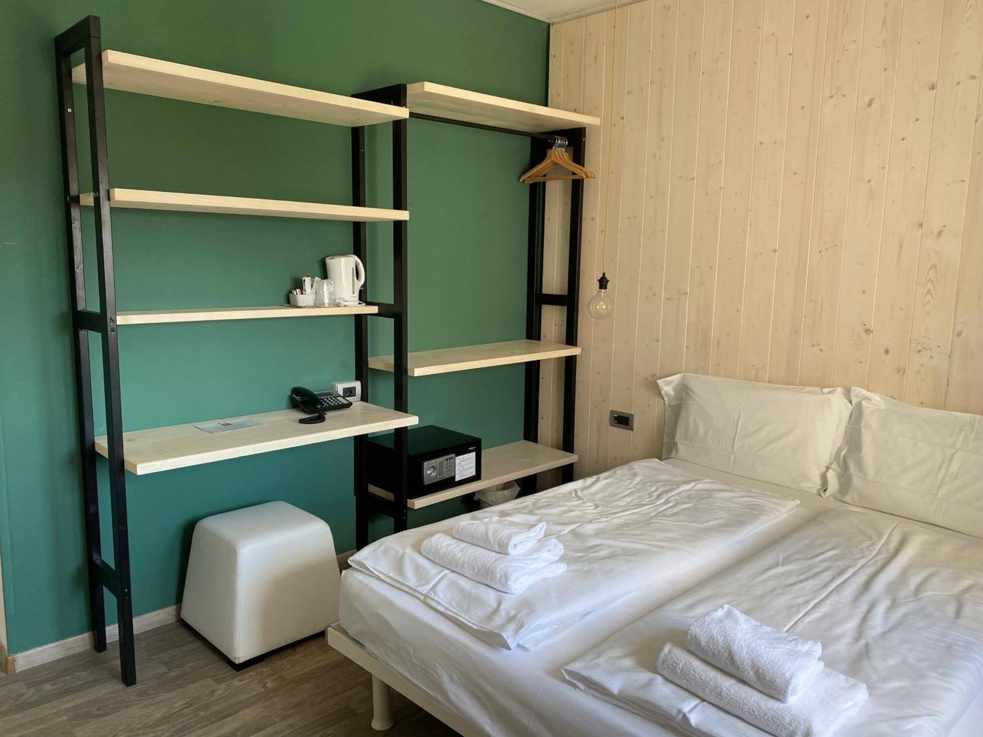Hotel Villa Alberta Nago-Torbole Ngoại thất bức ảnh