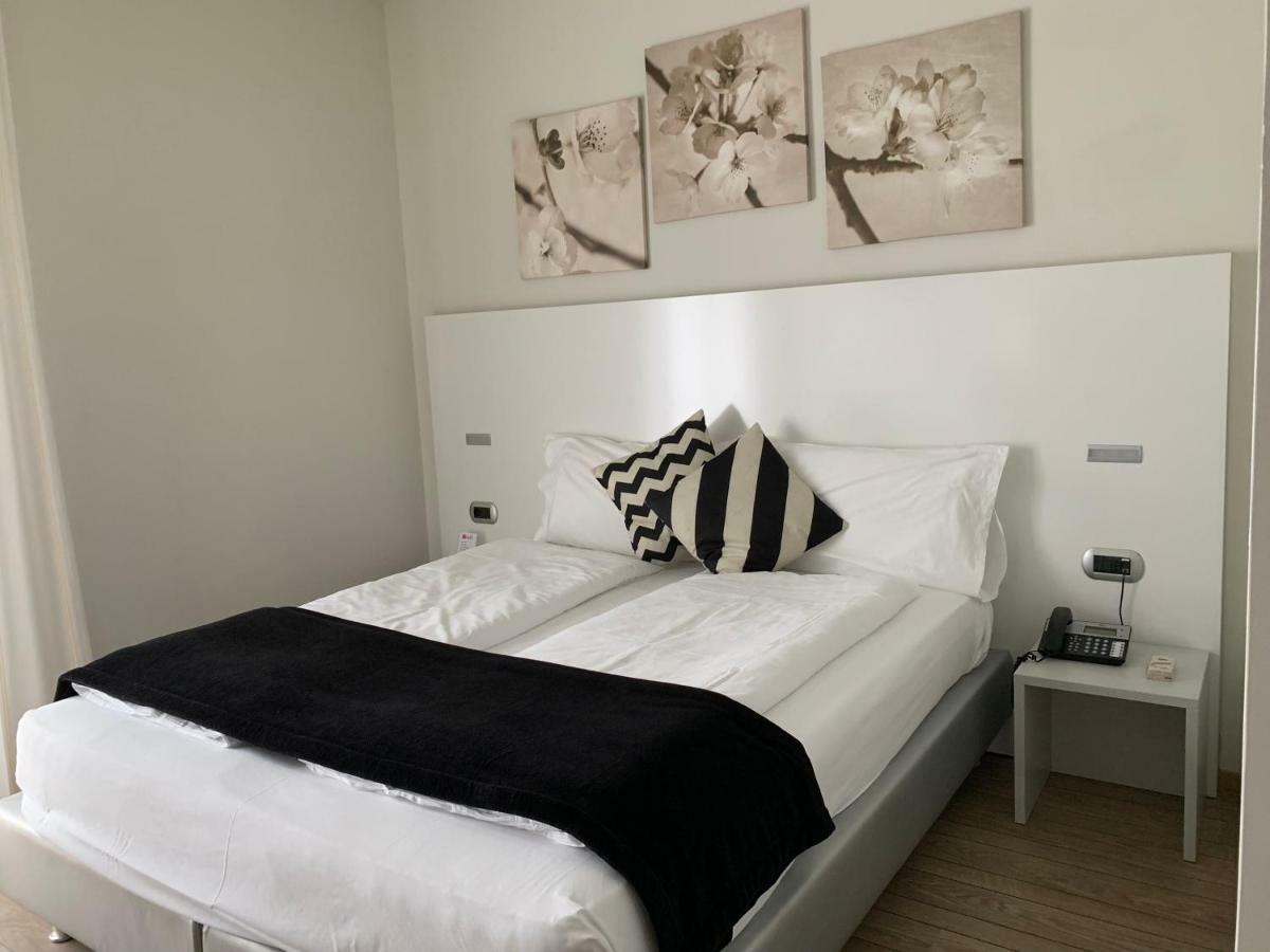 Hotel Villa Alberta Nago-Torbole Ngoại thất bức ảnh